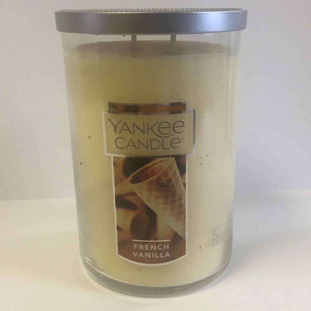 🆕 {Yankee Candle} French Vanilla 22 oz candle - Picture 1 of 5
